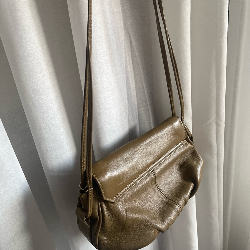 Tan Butter Soft Leather Shoulder Bag - Picture 7 of 17
